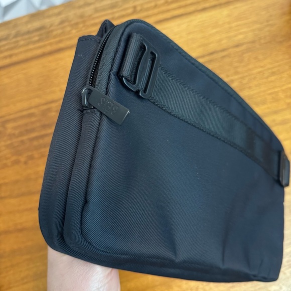 Beis baby wipe holder bag - Picture 7 of 8